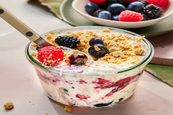 Mixed Berry Cheesecake Inspired Overnight Oats