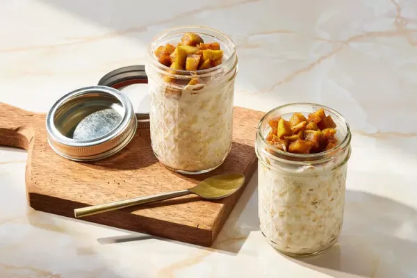 Apple Pie Inspired Overnight Oats