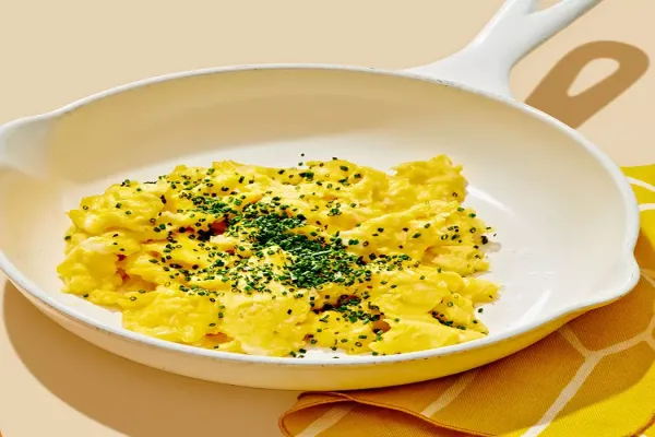 Creamy Scrambled Eggs with Chives