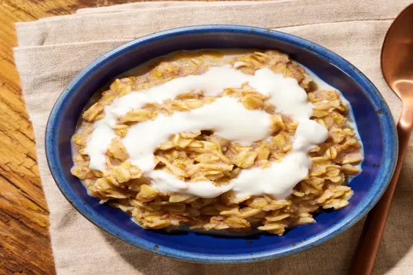 High Protein Cinnamon Roll Oatmeal
