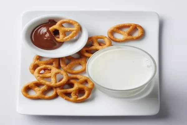 Pretzels with Dark Chocolate & Peanut Butter