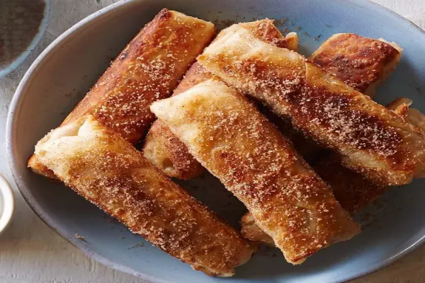 Fried Apple Pie Rolls