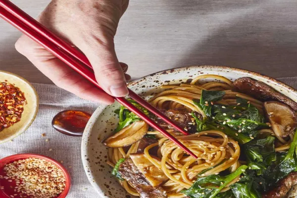Long Life Noodles with Beef & Chinese Broccoli
