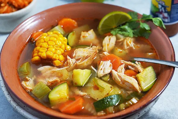 Caldo de Pollo