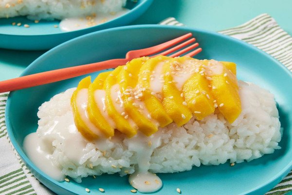 Sweet Sticky Rice with Mangoes