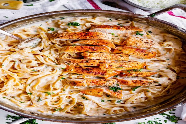 Really Creamy Fettuccine Alfredo
