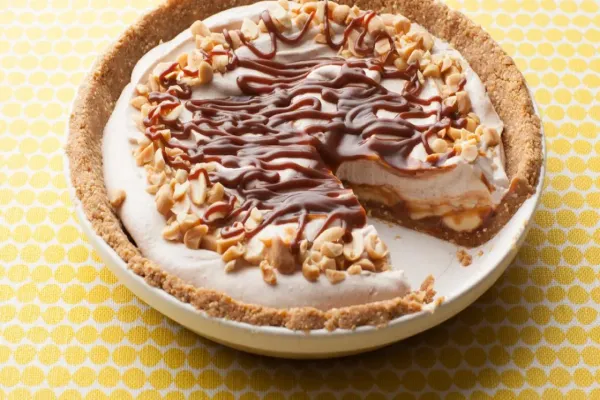 Banana Dulce de Leche Pie (Banana Caramel Pie)