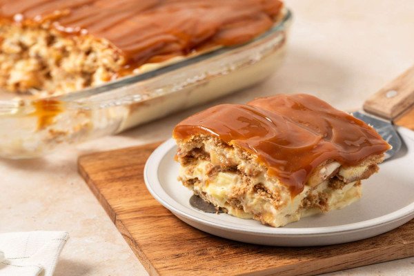 Caramel Apple Éclair Cake