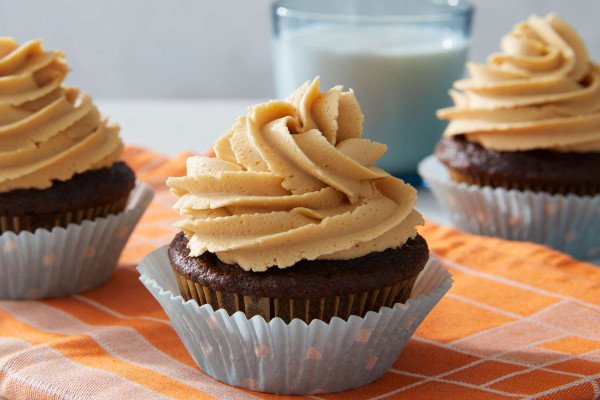 Fluffy Peanut Butter Frosting